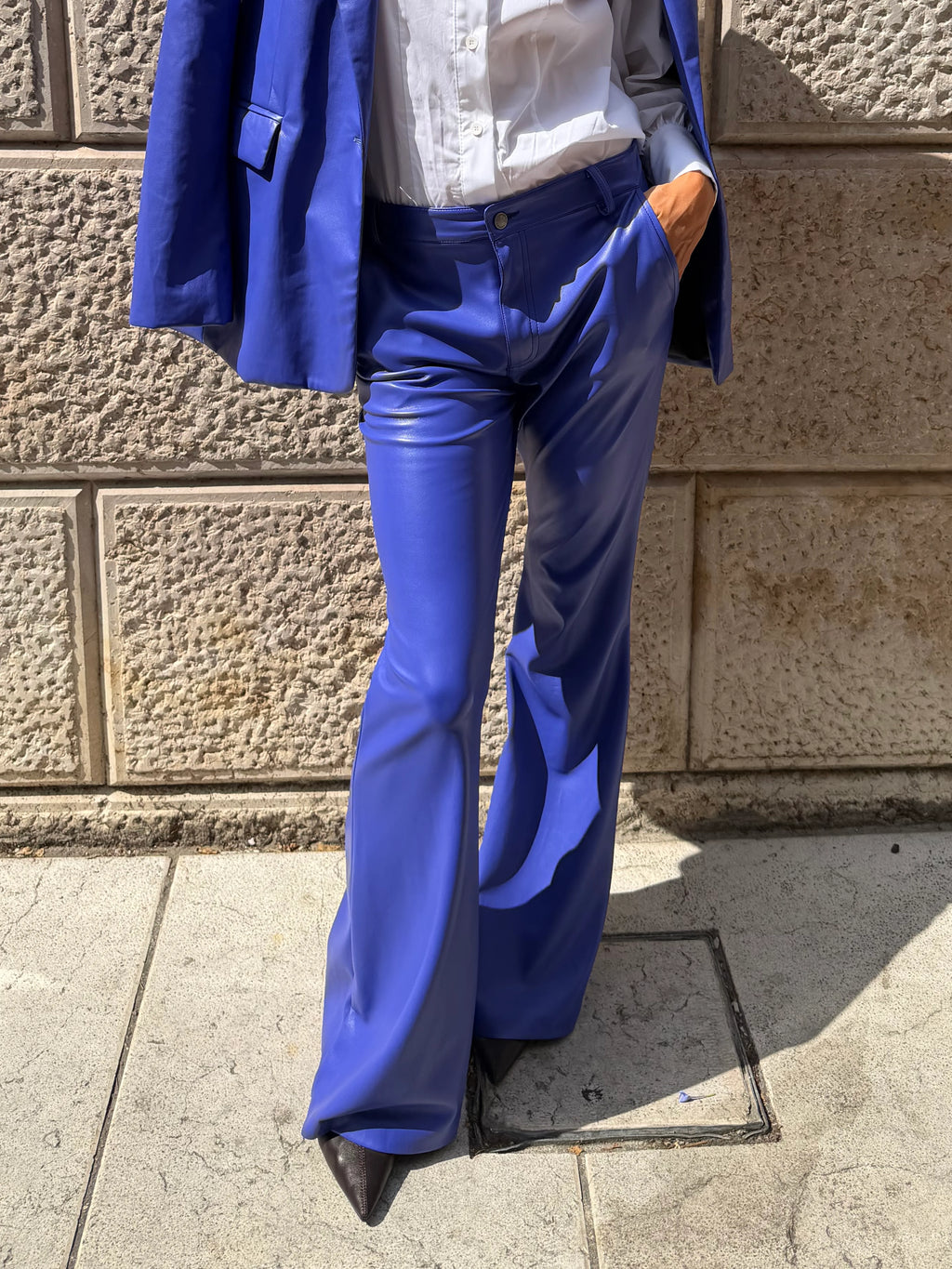 Pantalone a zampa eco pelle