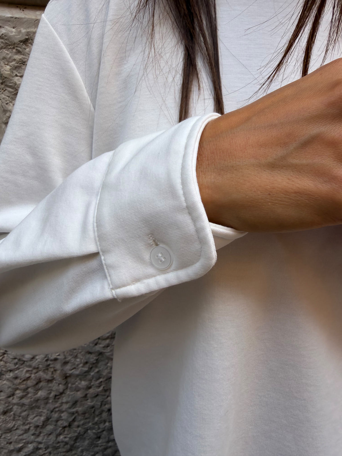 T-shirt bianca con polsini