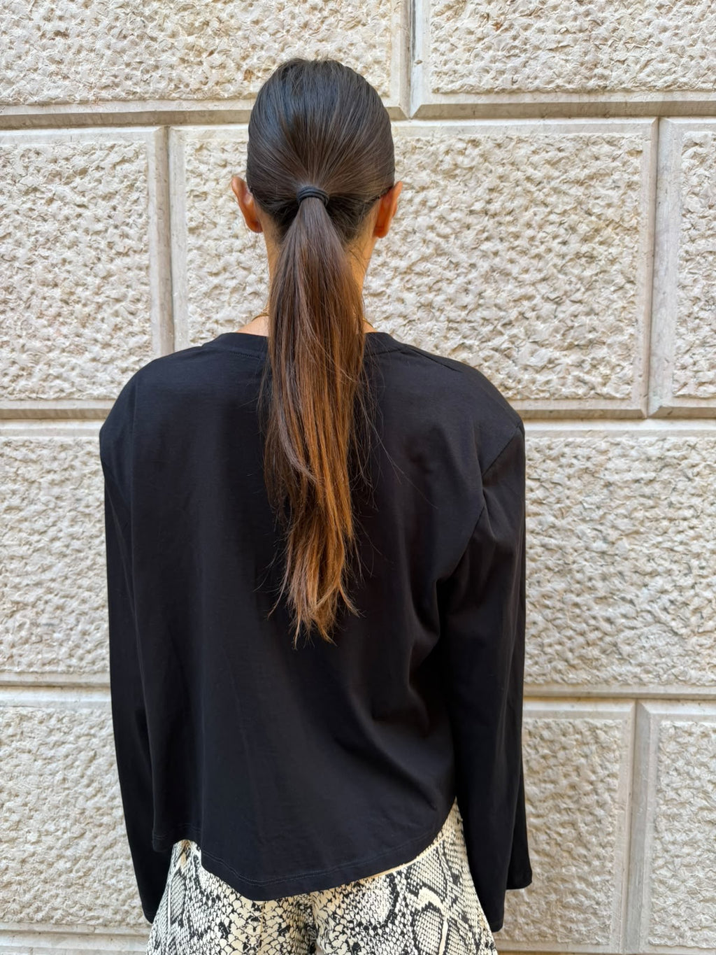 Maglia over con maniche ampie e spalla strutturata