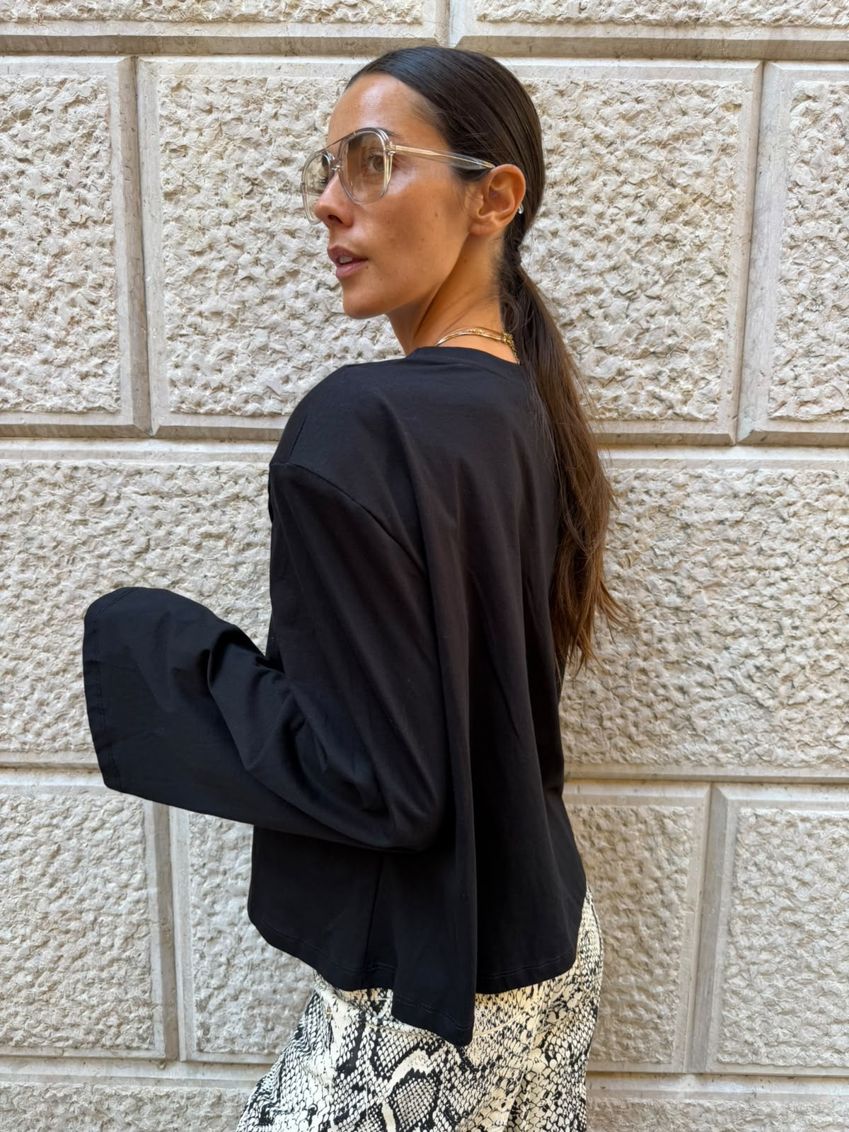 Maglia over con maniche ampie e spalla strutturata